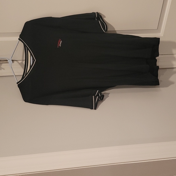 Tommy Hilfiger v-neck shirt - Picture 2 of 2